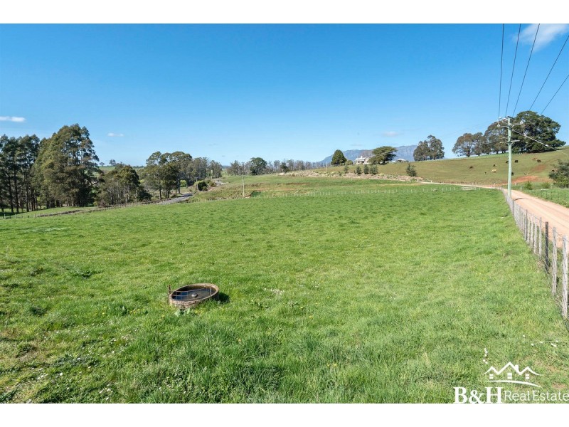 17 Hughes Road, Sheffield TAS 7306