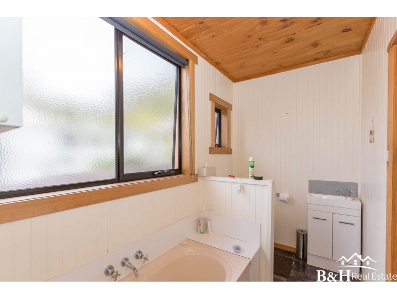 48 Wyatt Crescent, South Burnie TAS 7320