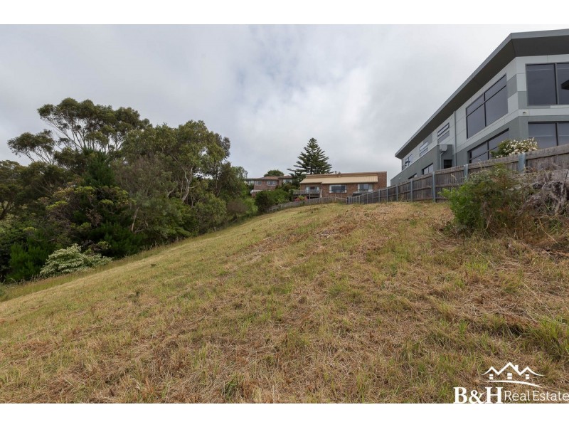 22 King Edward Street, Penguin TAS 7316