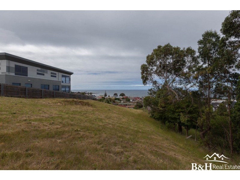 22 King Edward Street, Penguin TAS 7316