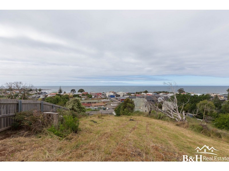 22 King Edward Street, Penguin TAS 7316