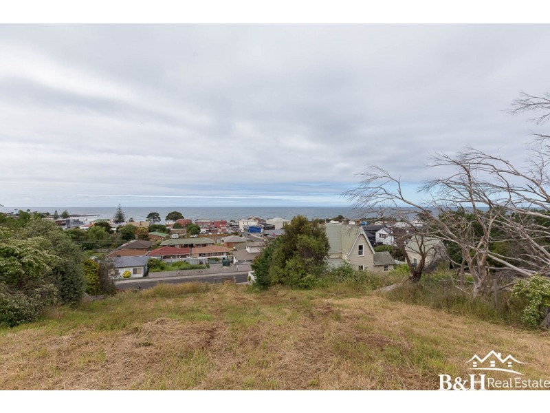 22 King Edward Street, Penguin TAS 7316