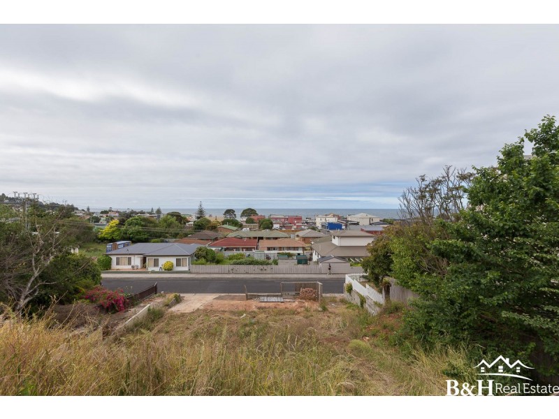 22 King Edward Street, Penguin TAS 7316
