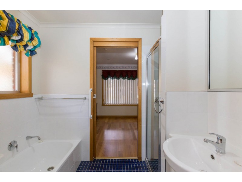 9 Westland Drive, West Ulverstone TAS 7315