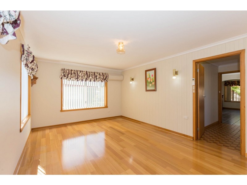 9 Westland Drive, West Ulverstone TAS 7315
