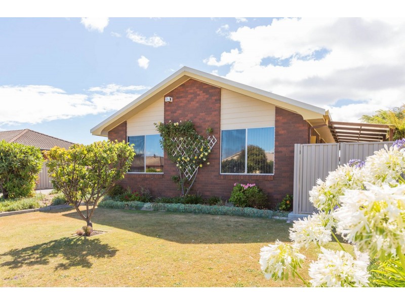 9 Westland Drive, West Ulverstone TAS 7315