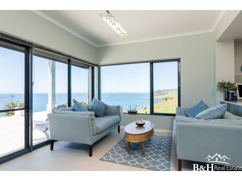 17328 Bass Highway, Boat Harbour TAS 7321