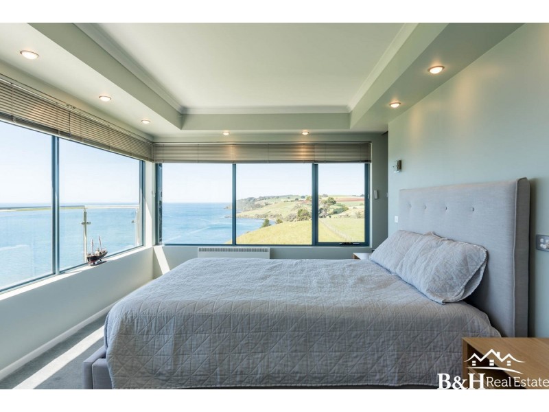 17328 Bass Highway, Boat Harbour TAS 7321