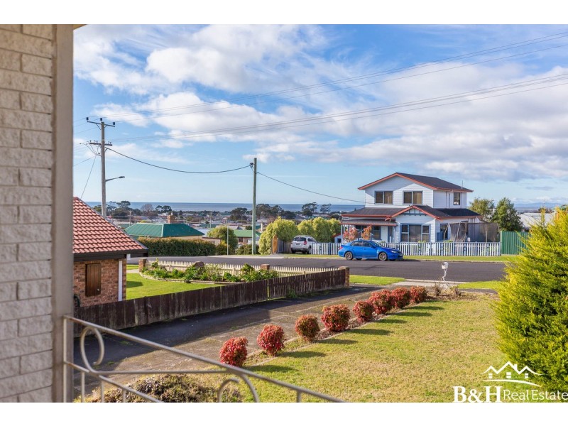 90 Clara Street, West Ulverstone TAS 7315