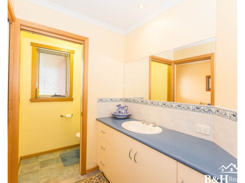 21 Pine Road, Penguin TAS 7316