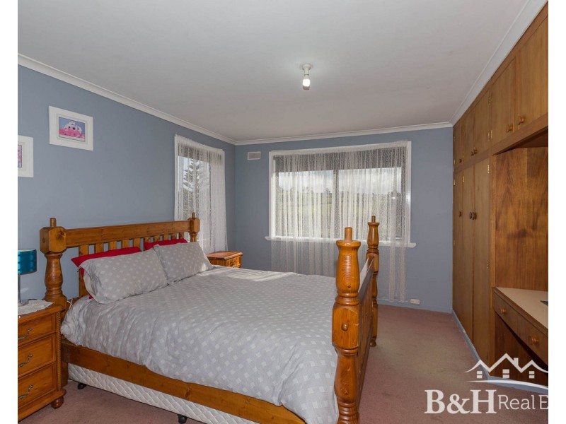 25 Quinn Street, Penguin TAS 7316