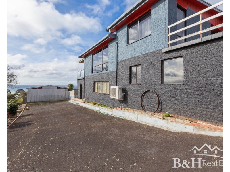 25 Quinn Street, Penguin TAS 7316