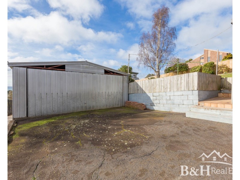 25 Quinn Street, Penguin TAS 7316