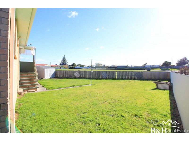 6 Lebrina Court, West Ulverstone TAS 7315