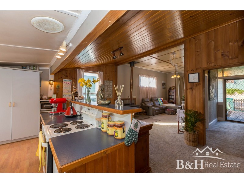 14 Linton Street, Upper Burnie TAS 7320