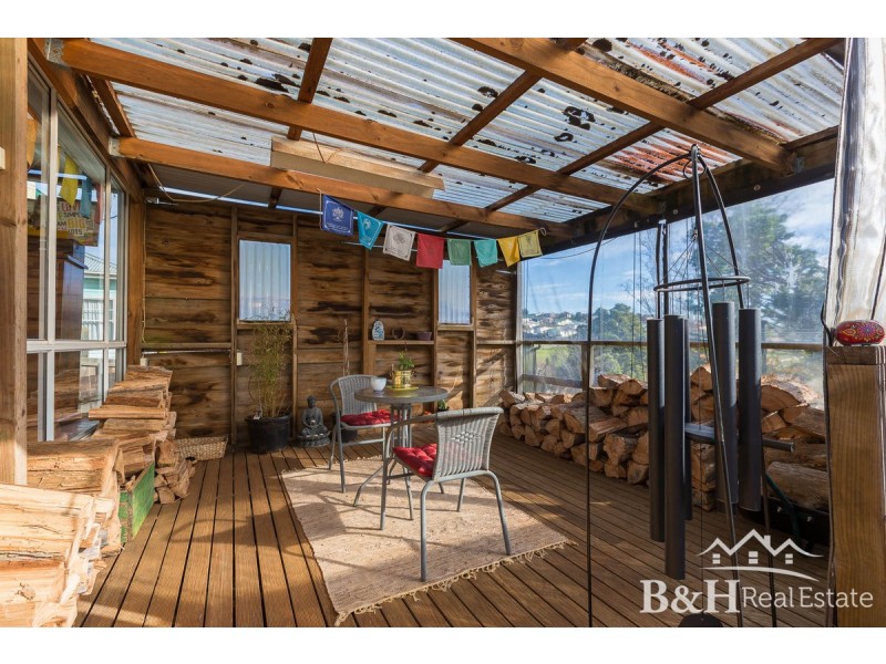14 Linton Street, Upper Burnie TAS 7320