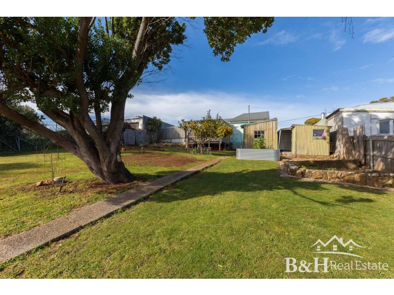 14 Linton Street, Upper Burnie TAS 7320