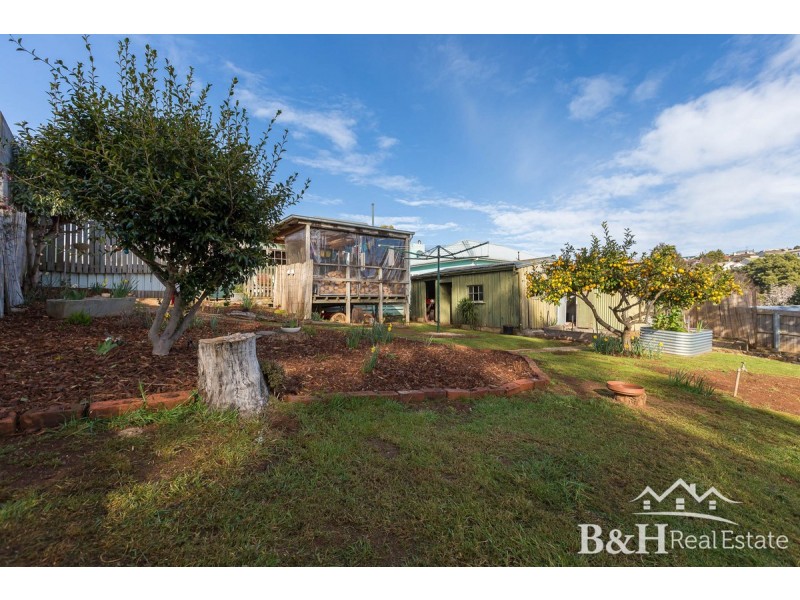 14 Linton Street, Upper Burnie TAS 7320