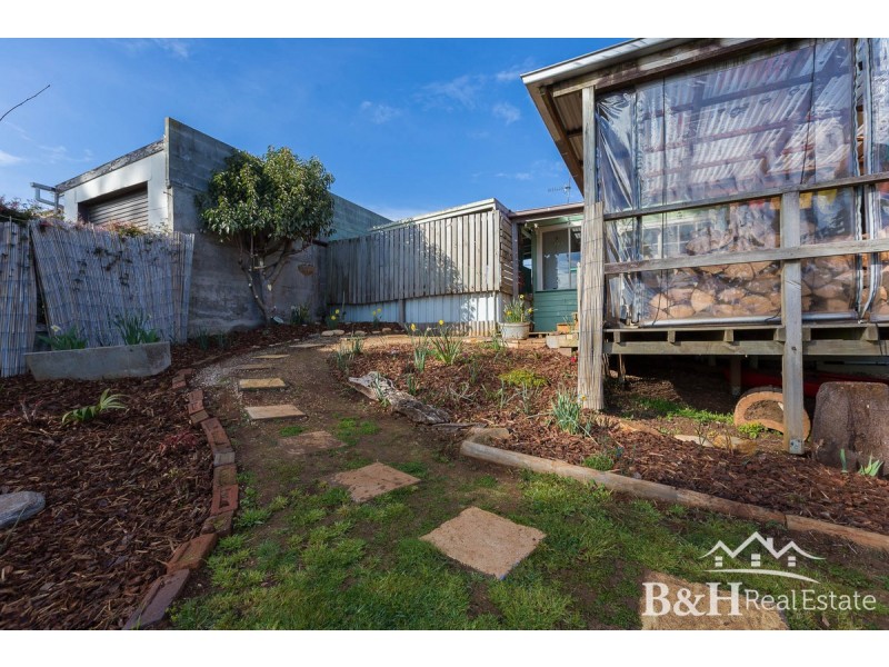 14 Linton Street, Upper Burnie TAS 7320