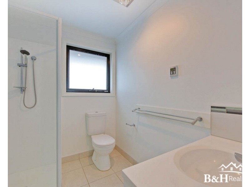 2/4 Paramount Court, Shorewell Park TAS 7320