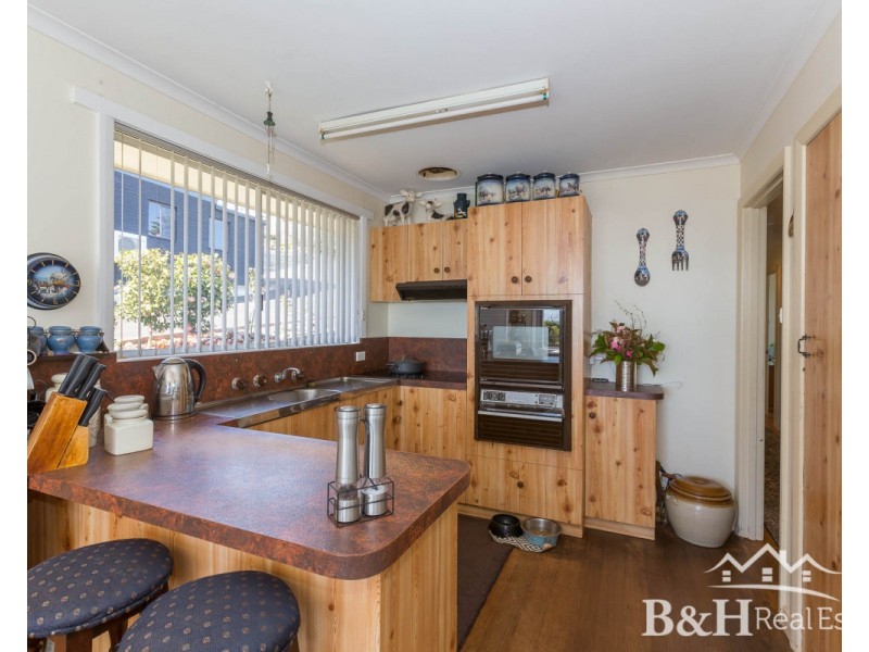 23 Quinn Street, Penguin TAS 7316