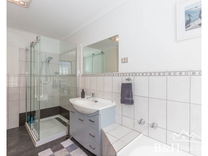 31 Deviation Road, Penguin TAS 7316