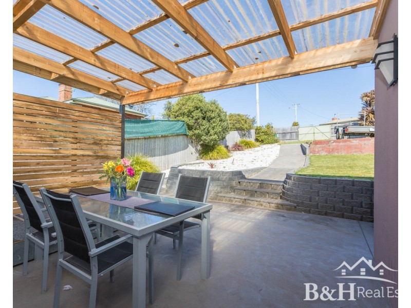 31 Deviation Road, Penguin TAS 7316