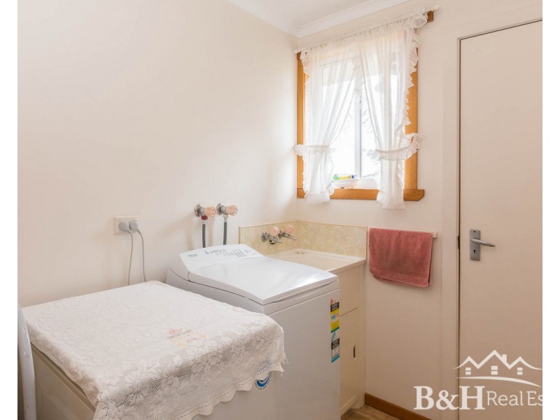 2 Jerling Street, West Ulverstone TAS 7315