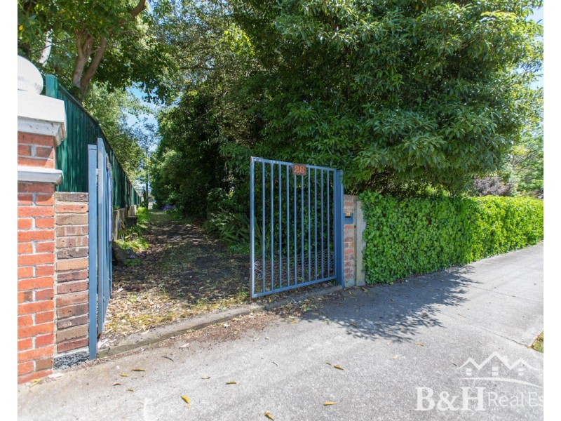 28 Victoria Parade, Devonport TAS 7310