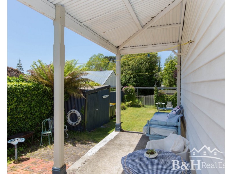 28 Victoria Parade, Devonport TAS 7310