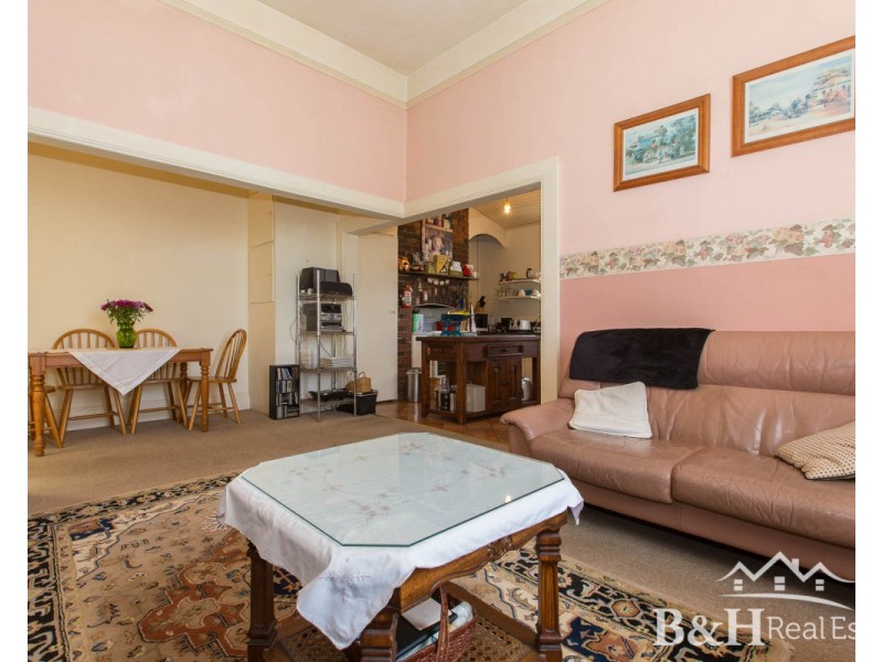 28 Victoria Parade, Devonport TAS 7310