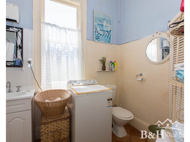 28 Victoria Parade, Devonport TAS 7310