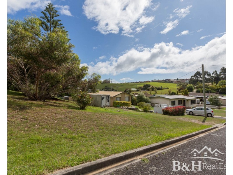 4 Reid Street, West Ulverstone TAS 7315