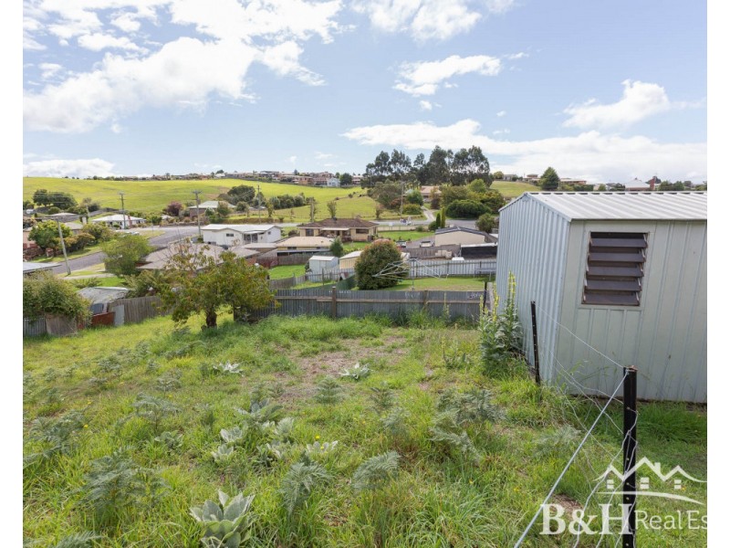 4 Reid Street, West Ulverstone TAS 7315
