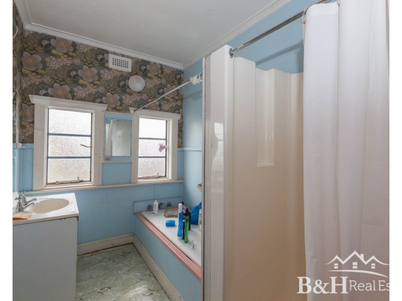 5 Hobbs Parade, West Ulverstone TAS 7315