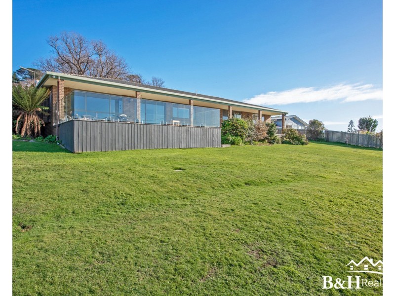 404 Penguin Road, West Ulverstone TAS 7315
