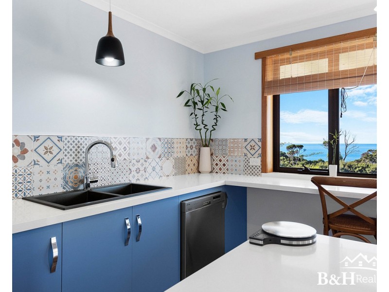 404 Penguin Road, West Ulverstone TAS 7315