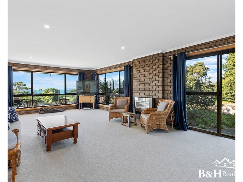 404 Penguin Road, West Ulverstone TAS 7315