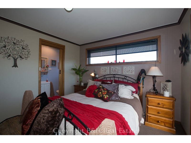 11864 Bass Highway, West Ulverstone TAS 7315
