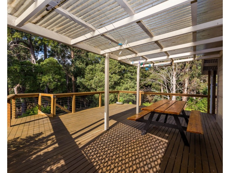 9 Kenelm Avenue, Sisters Beach TAS 7321