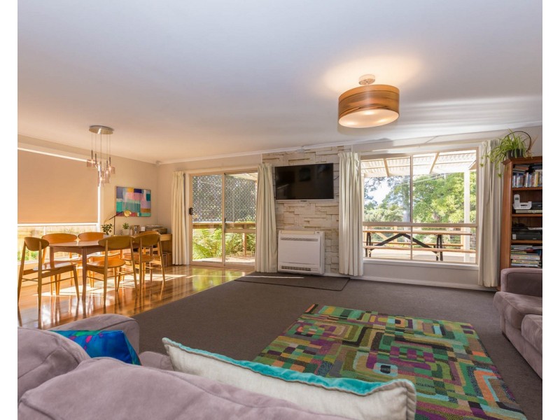 9 Kenelm Avenue, Sisters Beach TAS 7321