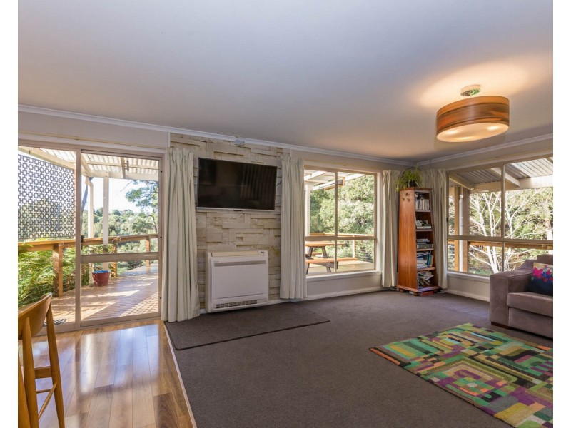 9 Kenelm Avenue, Sisters Beach TAS 7321