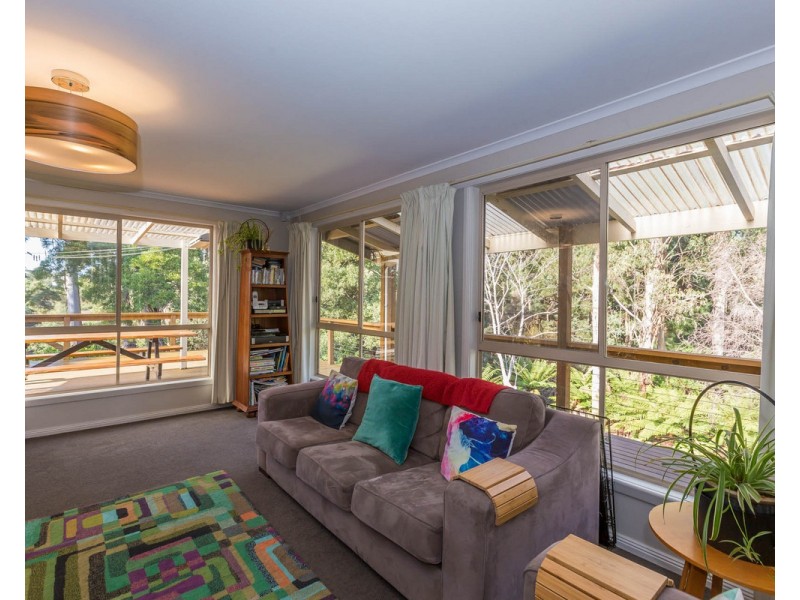 9 Kenelm Avenue, Sisters Beach TAS 7321