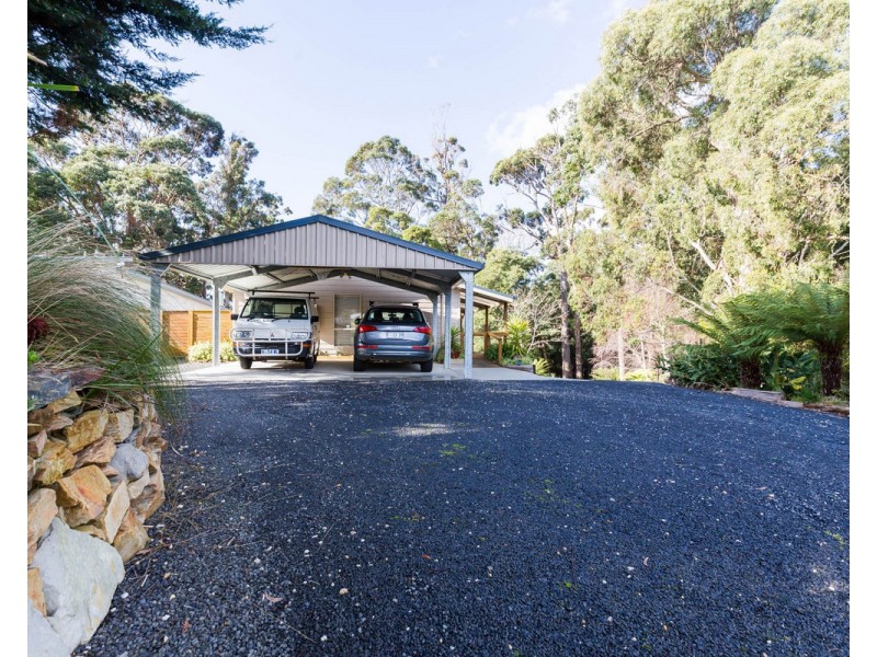 9 Kenelm Avenue, Sisters Beach TAS 7321