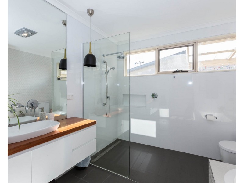 9 Kenelm Avenue, Sisters Beach TAS 7321