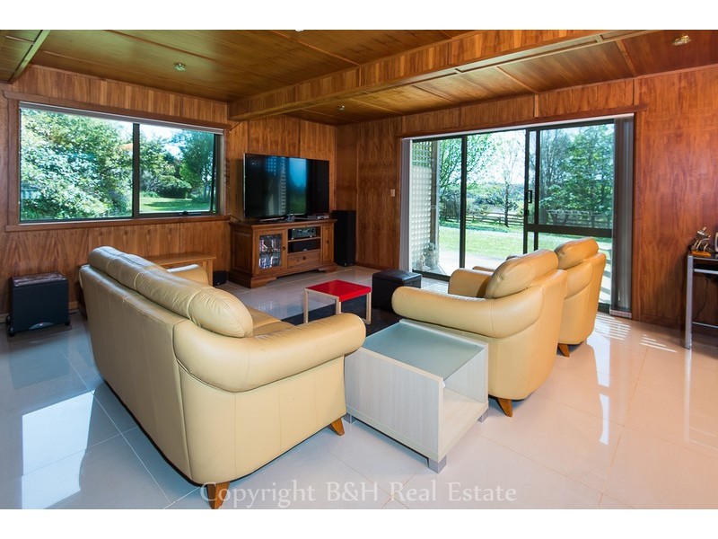 297 Preolenna Road, Flowerdale TAS 7325