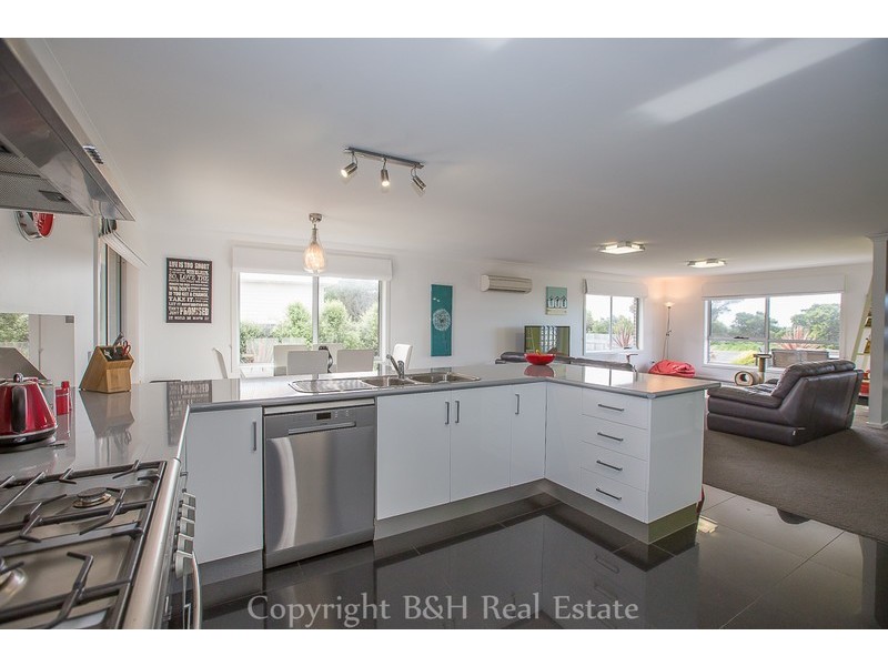 382 Preservation Dr, Sulphur Creek TAS 7316
