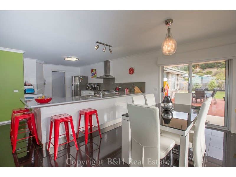 382 Preservation Dr, Sulphur Creek TAS 7316