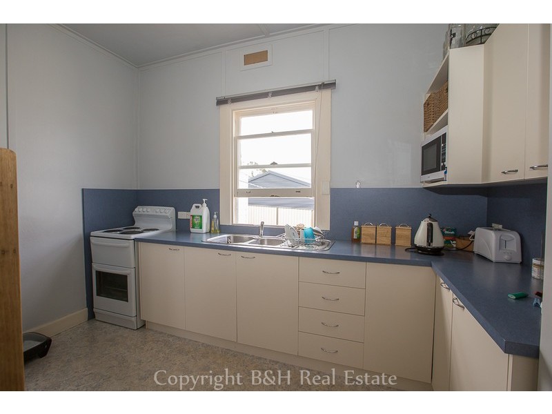63 Pelissier Street, Somerset TAS 7322