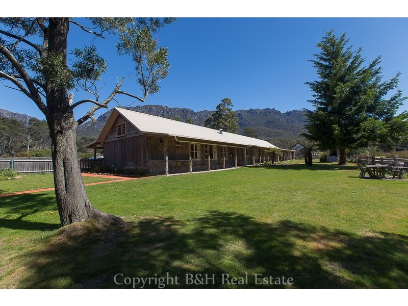 32 Wellington Road, Gowrie Park TAS 7306